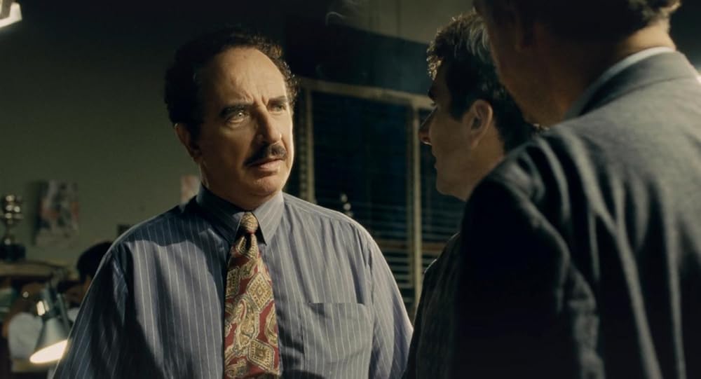 Hernn Romero como 'Ortega' en el filme 'Tinta Roja' de Francisco Lombardi (2000).