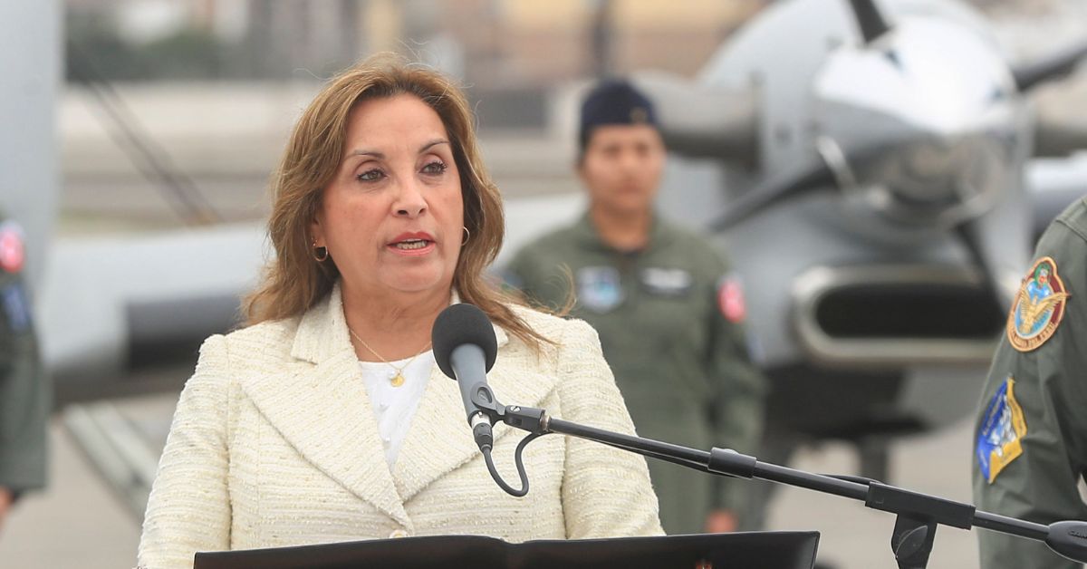Dina Boluarte a jóvenes sobre marchas: "No se dejen manipular por aquellos que odian la patria"
