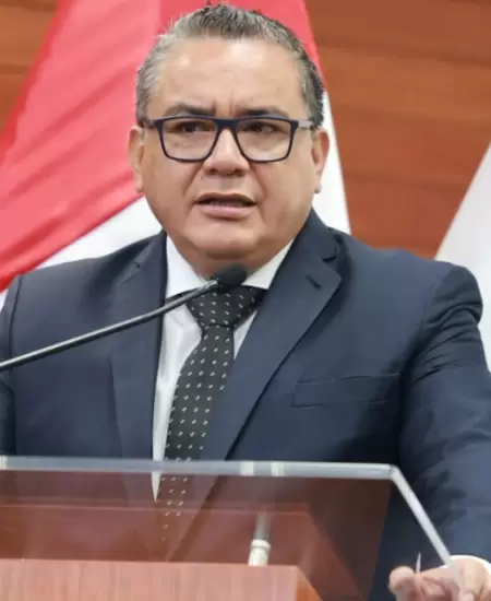 Abogado de Juan José Santiváñez no niega autenticidad de audios