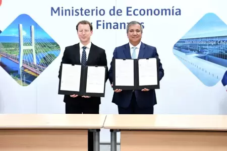 Titular del MEF con el embajador del Reino Unido.