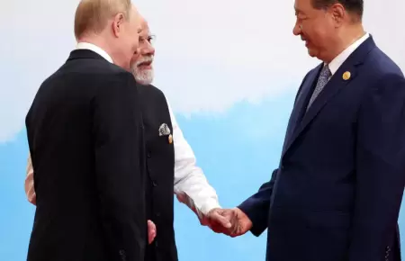 Xi Jinping, Vladimir Putin y Narendra Modi en la OCS 25'