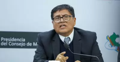 Carlos Malaver podra ser censurado, segn Karol Paredes