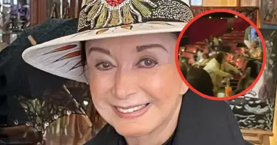La Chilindrina sufre caída en teatro de México