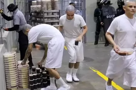 Presos de El Salvador fabrican su propia comida.