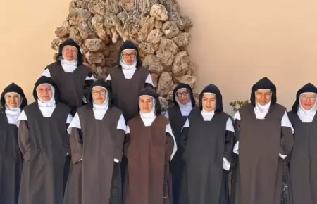 Monjas carmelitas huyen del pas por extorsin
