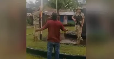 Ejrcito retir bandera colombiana izada en Tres Fronteras.