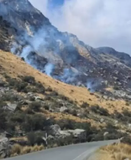Extinguen incendios forestales en las regiones de ncash y Cajamarca.