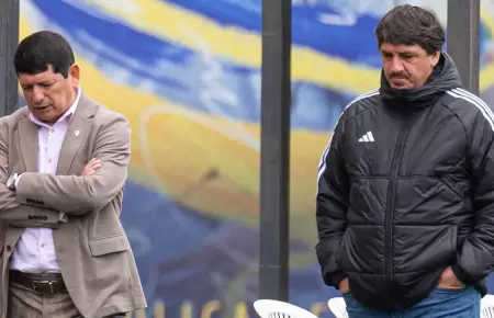 Lozano y Ferrari tuvieron un tenso cruce tras la goleada de Per ante Uruguay.