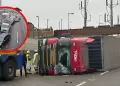 Camin termina volcado en va de la Lnea Amarilla y provoca fuerte congestin vehicular