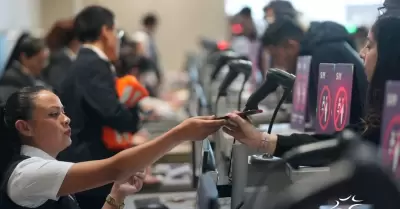 Pasajeros aéreos podrían verse afectados por nueva tarifa de transferencia.