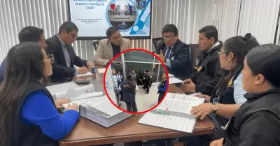 Fiscala realiza diligencia en Presidencia de EsSalud