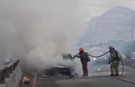 Vehculo se incendi en Independencia