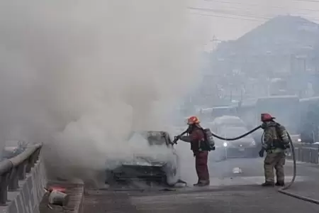 Vehculo se incendi en Independencia