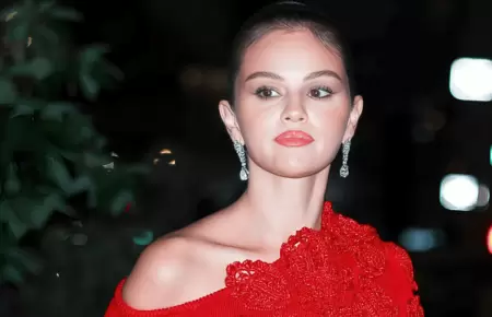 Selena Gmez revela que padece de artritis en los dedos
