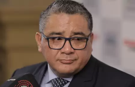 Audios involucraran a ministro Santivaez en cobro ilcito de 20 mil dlares.