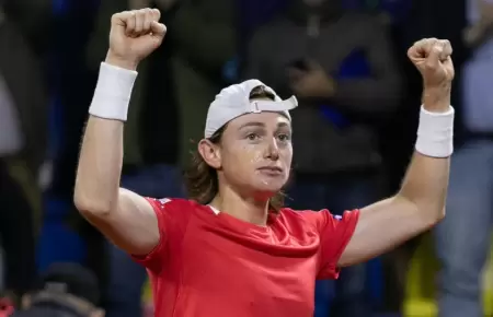 Ignacio Buse gana a Jaime Faria y pone 2-0 a Per ante Portugal.