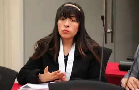 Dictan impedimento de salida del pas contra Betssy Chvez.