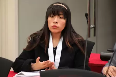 Dictan impedimento de salida del pas contra Betssy Chvez.