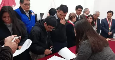 Autoridades y estudiantes de la UNMSM acuerdan levantar toma en ciudad universit