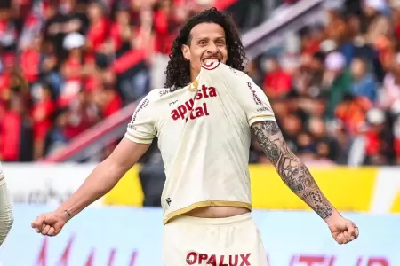 Williams Riveros anot el gol del triunfo para Universitario.