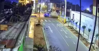 El embiste de la mototaxi que dej a tres heridos en Ate.