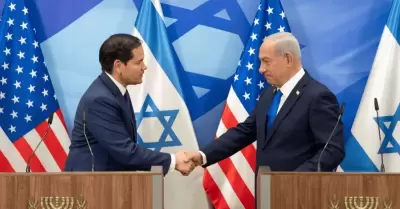 Marco Rubio y Benjamn Netanyahu se saludan tras comparecencia.