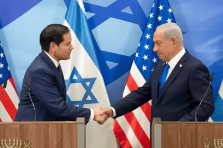 Marco Rubio y Benjamn Netanyahu se saludan tras comparecencia.