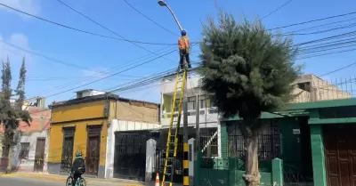Denuncian robo de cables de energía eléctrica en Tacna.