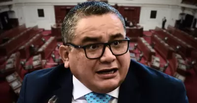 Aprueban moción de censura contra Santiváñez.