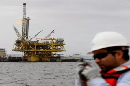 Ejecutivo firma modificacin en contrato para exploracin de petrleo