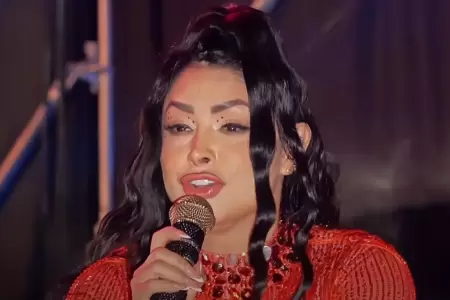 Pamela Franco canta huayno en quechua