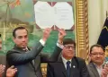 Presidente del Congreso firma autgrafa de ley que permite el octavo retiro de AFP
