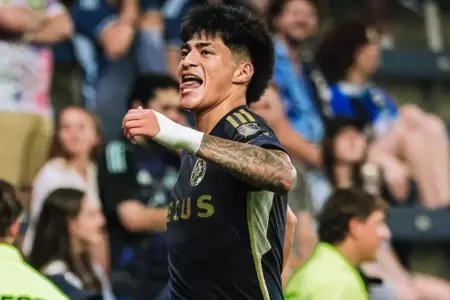 Kenji Cabrera anot su primer gol con el Vancouver Whitecaps.
