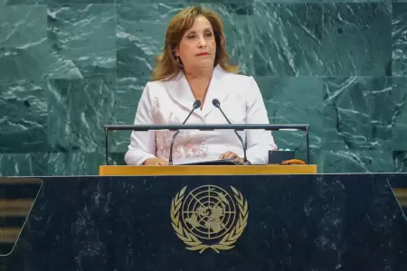 Dina Boluarte en IV Conferencia Mundial de la Mujer