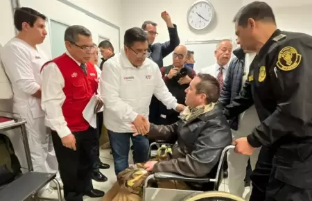 Ministro del Interior visit a policas heridos tras protestas.