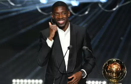 Ousmane Dembl en el estrado tras recibir el Baln de Oro 2025.