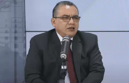 Ministro de Justicia neg ser abogado de policas corruptos