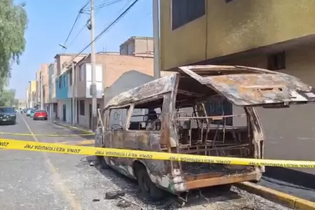 Combi incendiada