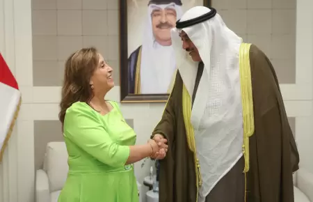 Per y Kuwai sostuvieron reunin bilateral