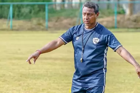 Nolberto Solano acept dificultades al mando de Pakistn.