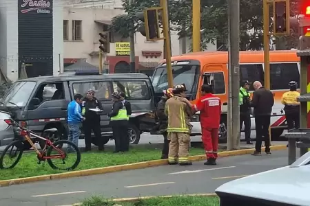 Triple choque se registr en la avenida Salaverry en Jess Mara.