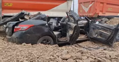 Volcadura de tráiler en Puente Piedra deja un fallecido