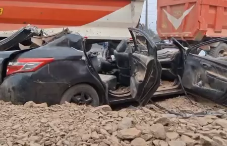 Volcadura de triler en Puente Piedra deja un fallecido