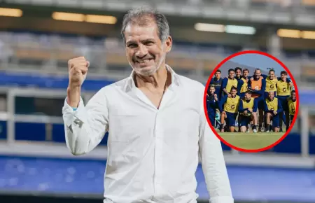 Franco navarro est orgulloso de los jugadores de Alianza Lima.