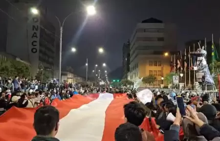 Cierran avenida Abancay por protesta de transportistas y 'Generacin Z'