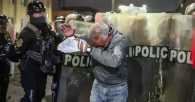 Adulto mayor fue agredido por la PNP en la Av. Abancay.
