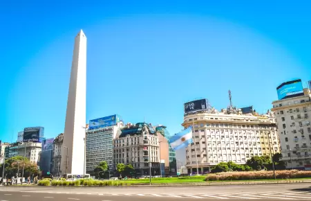 Descuento en pasajes durante el Travel Sale 2025.