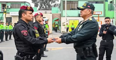 Vctor Zanabria participa de ceremonia policial