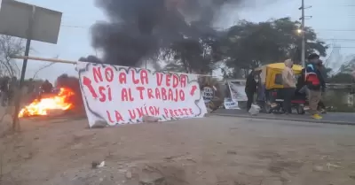 Pescadores de pota acatan paro en Sechura y Paita.