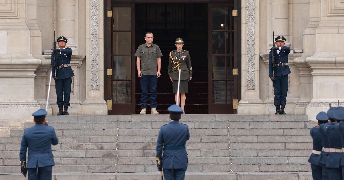 Presidente José Jerí encabezó tradicional cambio de guardia en Palacio de Gobierno